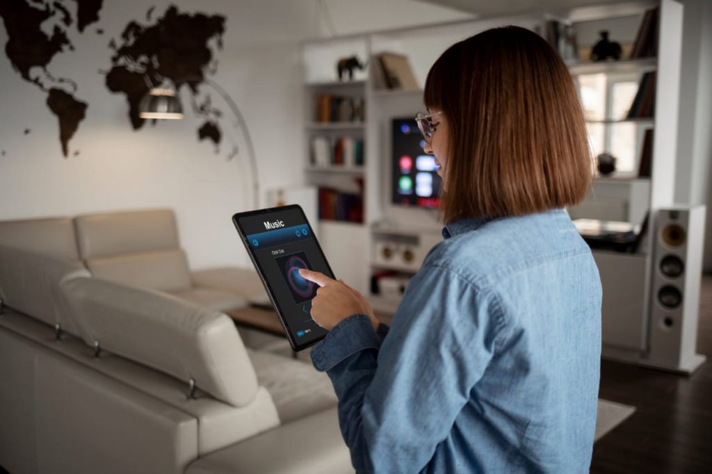 Smart Homes, Smart Investments: Embracing Technology in Real Estate